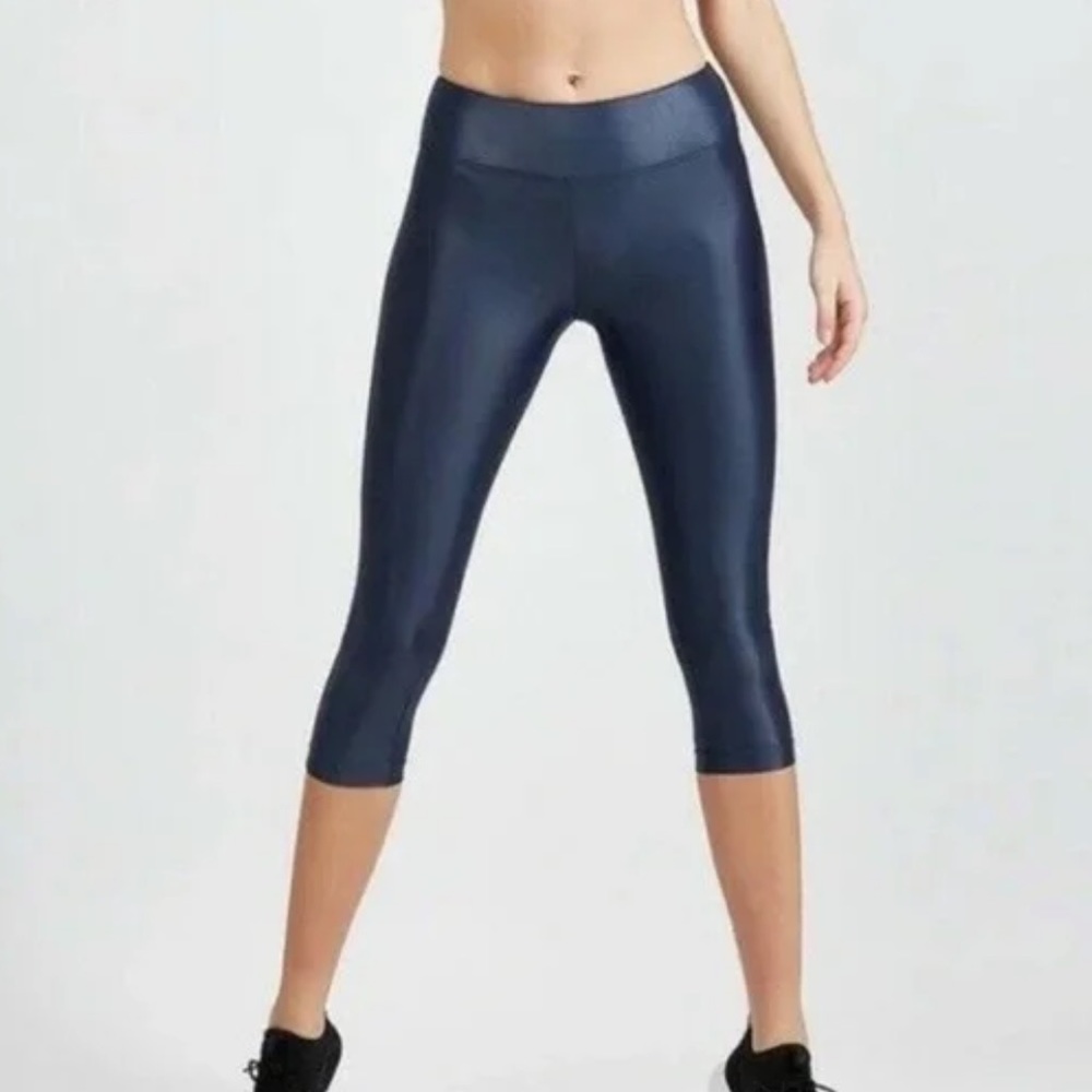 NWT Koral lustrous high-rise capri leggings size M